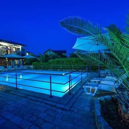 Appartement With Pool, Vir