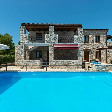 With Pool, Appartement *