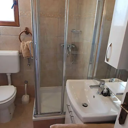 With Pool, Appartement Vir